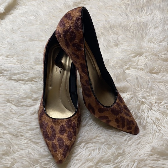 Predictions Comfort Plus Cheetah Fur Pointed Toe - Picture 2 of 13